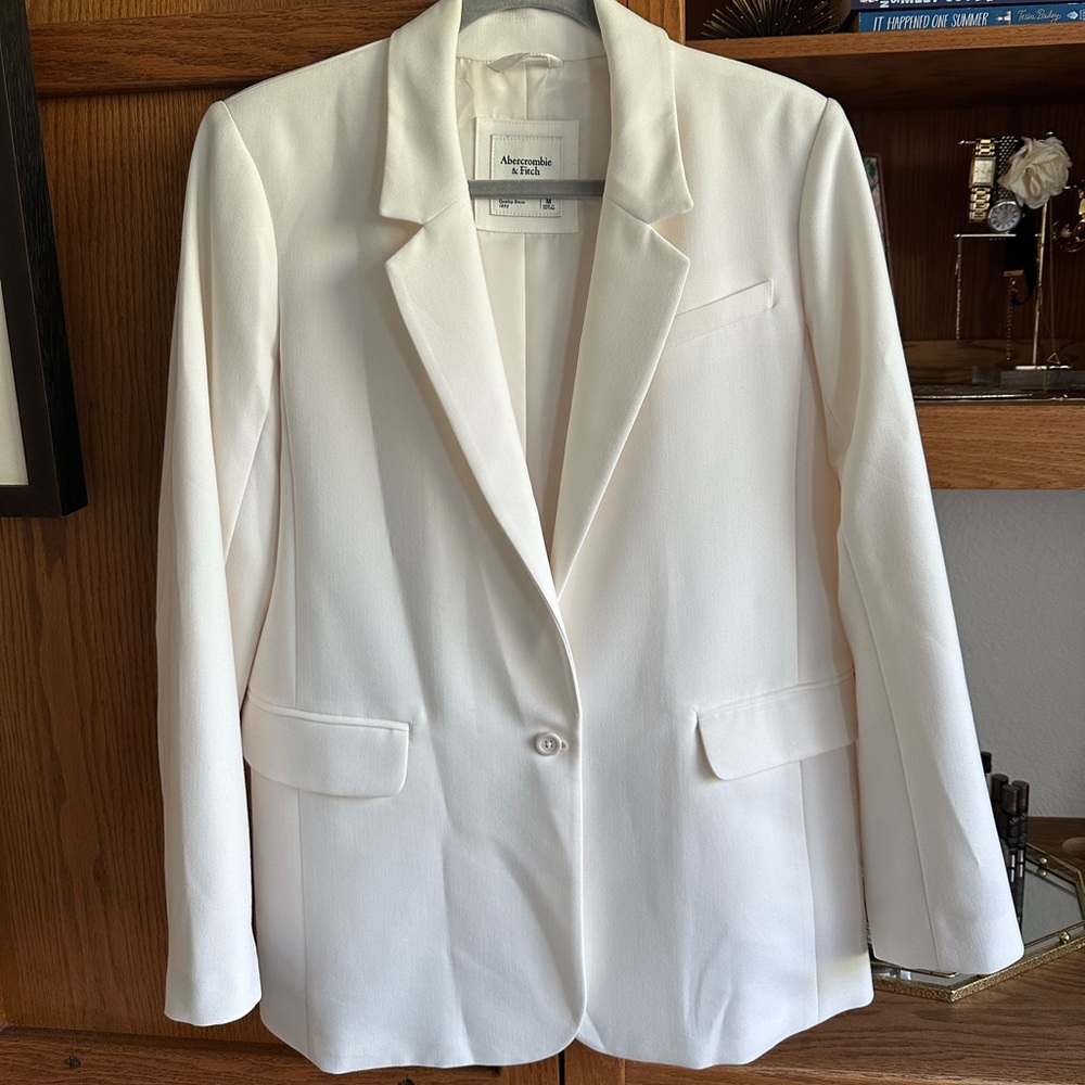 Abercrombie & Fitch Women's Cream Blazer